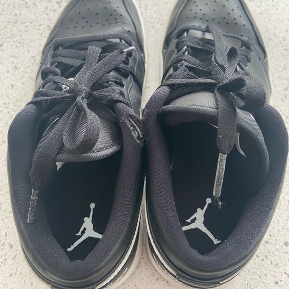 Nike Air Jordan 1 Reverse Panda Womens - Picture 2 of 16